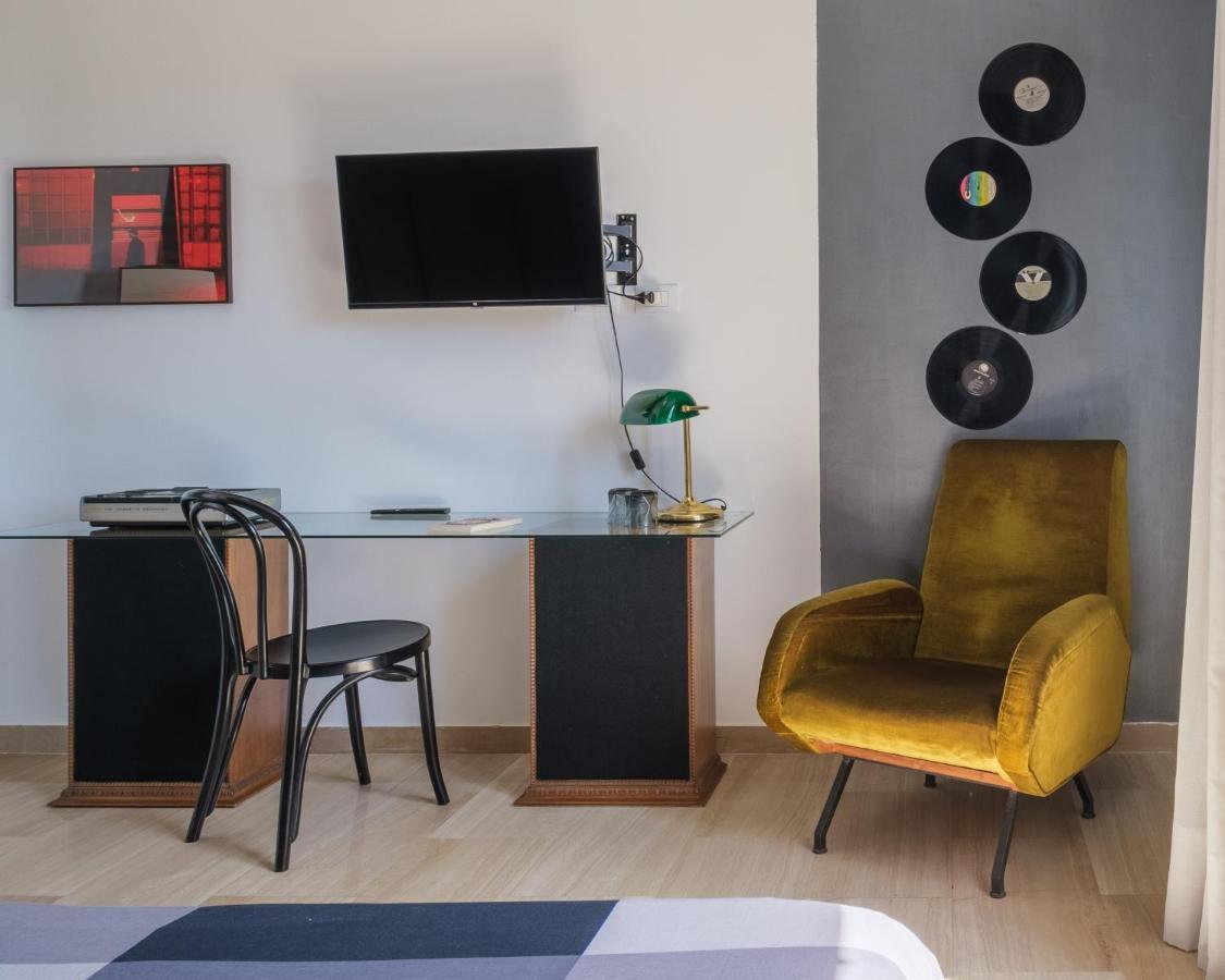 Fabula Rooms 3 Suites With Private Bathroom 博洛尼亚 外观 照片
