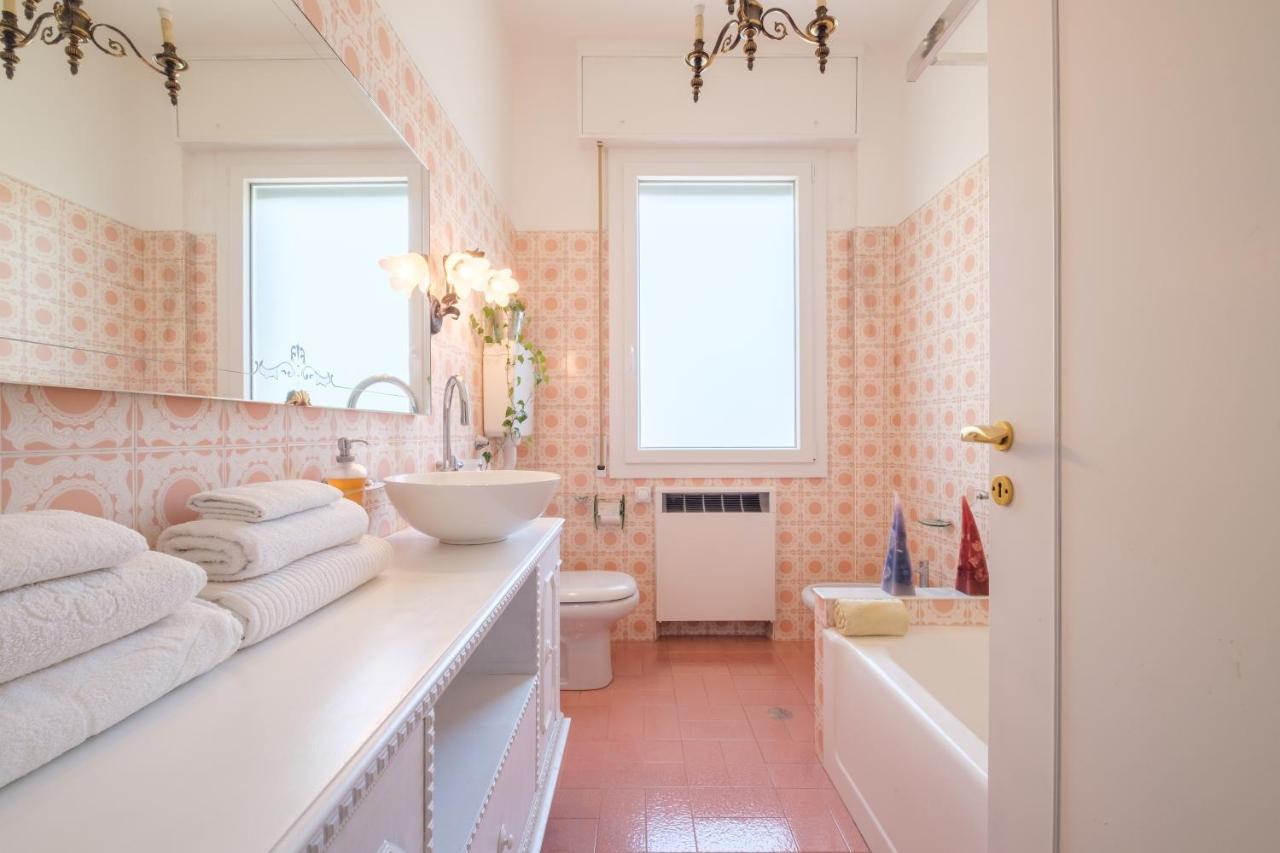 Fabula Rooms 3 Suites With Private Bathroom 博洛尼亚 外观 照片